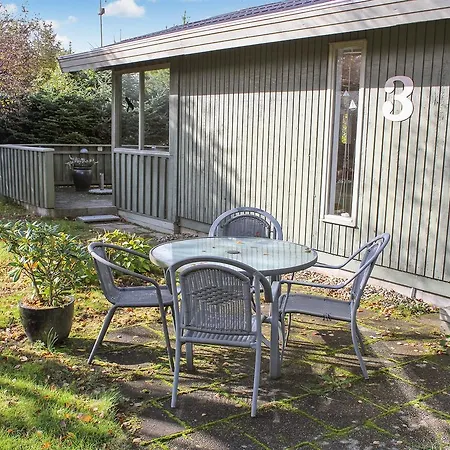 Two-bedroom Holiday In * Hals